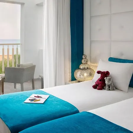 Dazzling Akame 3 Bedrooms Beachfront