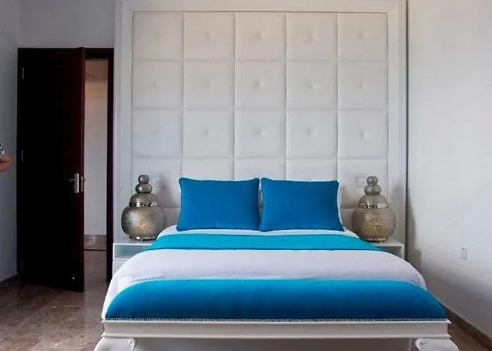 Vila Dazzling Akame 3 Bedrooms Beachfront *