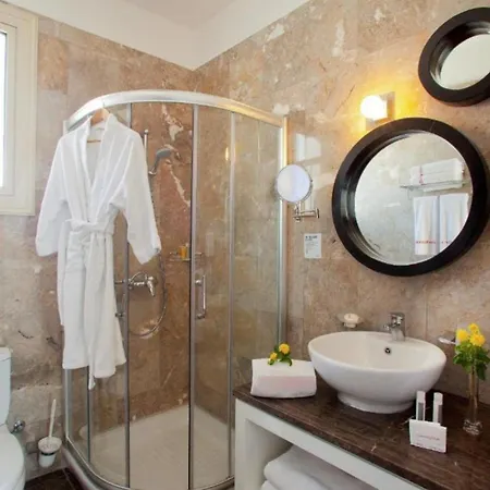 Dazzling Akame 3 Bedrooms Beachfront *