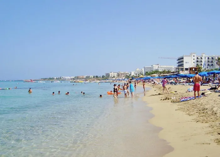 Dazzling Akame 3 Bedrooms Beachfront Vilă