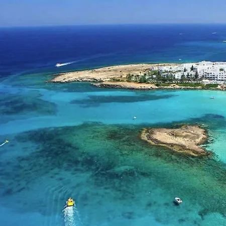 Dazzling Akame 3 Bedrooms Beachfront Villa Protarász